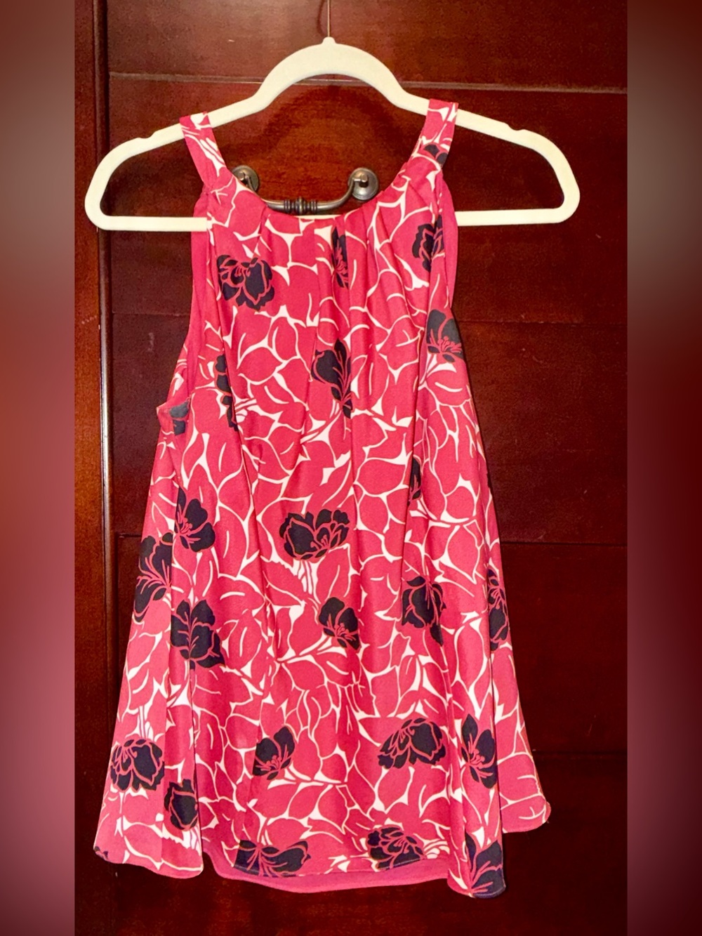 Ann Taylor Floral Sleeveless Tank Top/Blouse with Bold Floral Abstract Print.